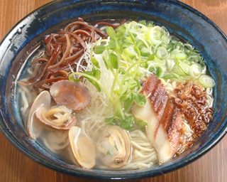【長崎】一度聞いたら忘れない！「くそオヤジのためらい」のアサリ＆アナゴ入りラーメン
