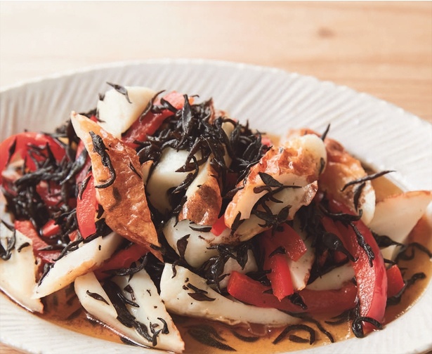 ひじきをあえものにして、たっぷりと食べる「ちくわとパプリカのひじきあえ」 レシピ考案／武蔵裕子　撮影／邑口京一郎
