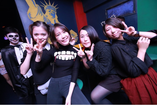 iD cafeのハロウィーンで見つけた仮装パリピ111