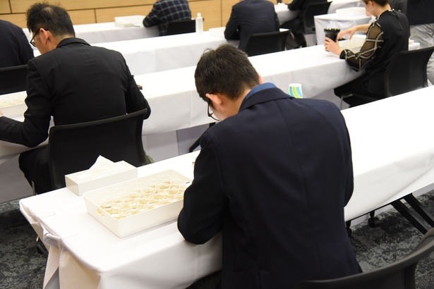 「純米酒部門」「純米吟醸部門」決審会の様子