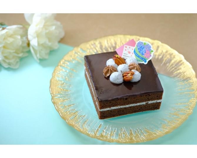植物由来の贅沢！さわやか濃厚チョコミントケーキで忘れられない父の日を演出