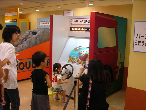 トーマスたちのミニゲームが楽しめるコーナーも