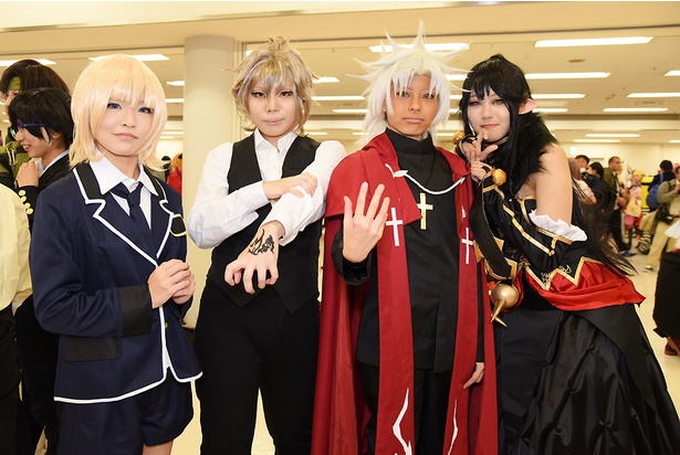 左より「Fate/Apocrypha」のジャンヌ・ダルク(ひなりさん)、ジーク(うづきはりとさん)、天草四郎(いろおとさん)、セミラミス(リオさん)