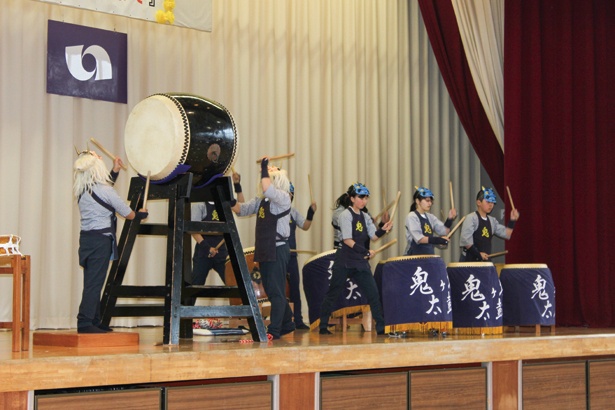いわき市・桶売中学校にて実演された「鬼ヶ城太鼓」