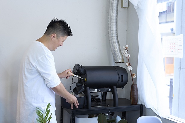 「ロースターですが、より生産者に近い位置での関係作りに取り組んでいます」と日比さん