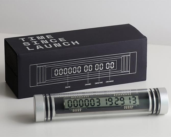 2738年カウントし続けるパーソナルタイマー「ecniS〜time since launch〜」が、累計販売数7000本を突破！