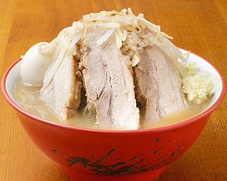 【福島】いわきに現れたG系の新鋭！  荒ぶるガッツリ豚骨醤油「麺や べべ」