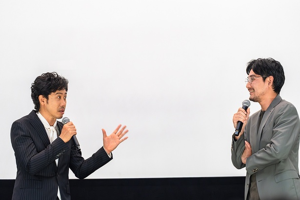 「2は雪がなかったんですよね」と、松田さんが思い出し、「衣装合わせ大変だったと覚えてる」と大泉さん。あの皮のコート以外、探偵は何を着ているのか？っていう話になったと明かした