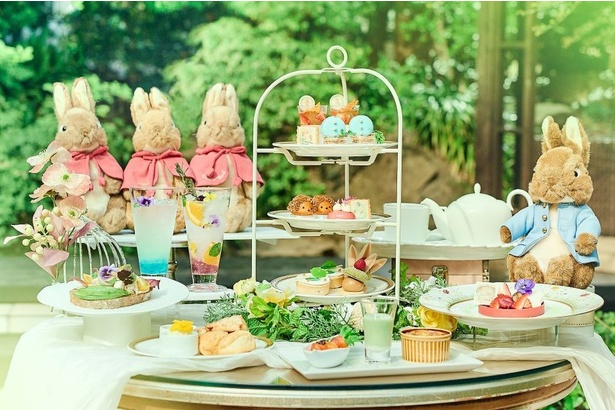 2025年5月・6月の『ピーターラビット(TM) アフタヌーンティー ～in Blossom Garden～』(写真) のメニューが一部夏仕様になって提供される