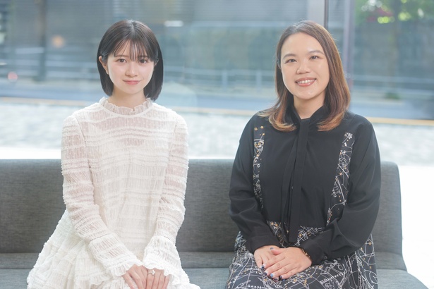 溪本亜紗役で主演を務める桜田ひよりさん(写真左)と、原作の辻村深月さん(写真右)にインタビューを実施