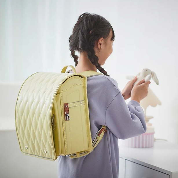 【写真】2024年12月に発売された“推し活”できるランドセル「3way ShuShu」