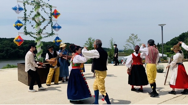 誰でも参加できるダンスで夏至祭を楽しもう
