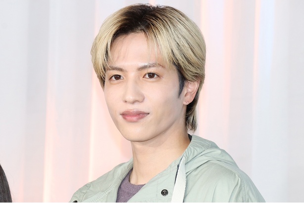くらしを楽しむアイテム 志尊淳、幼少期演じる“チビ浩暉”との自撮りショットに「雰囲気が アイドル