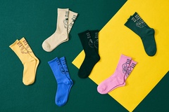 「ソックス」(各1485円)