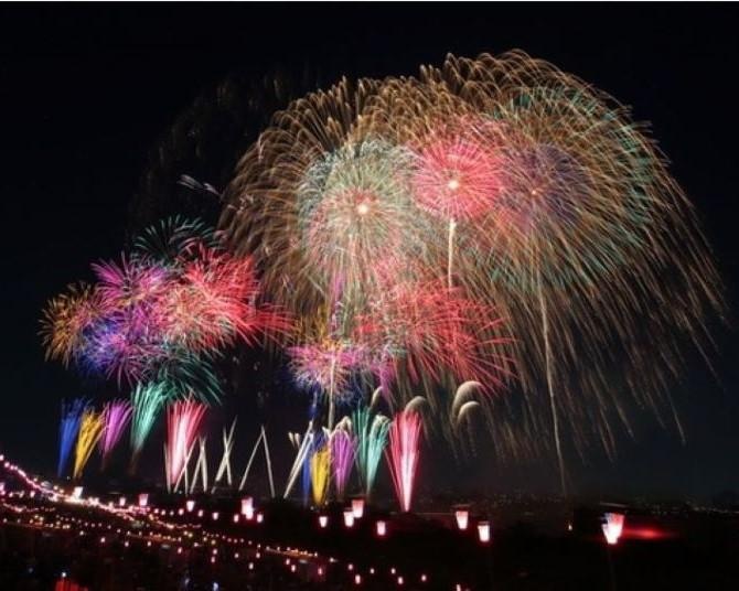 8月2日開催の「第66回いたばし花火大会」を大迫力のプライムシートで！ホテルがセットの便利でお得なツアーが発売中