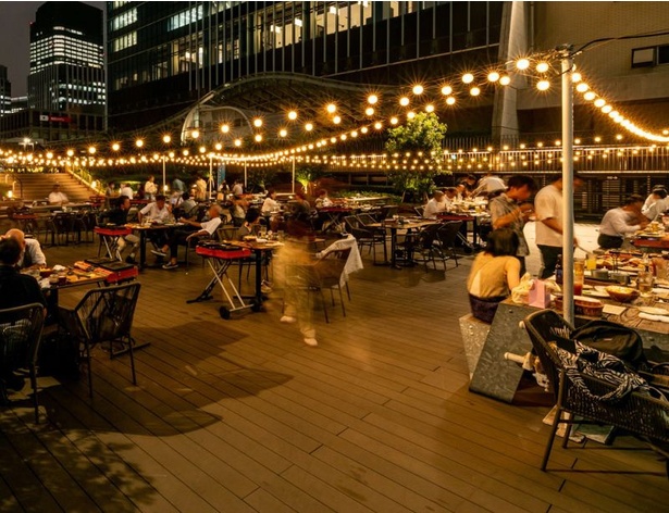 手ぶらで家族や友人と楽しくバーベキューできる「日本橋高島屋S.C. BBQ BEER GARDEN」