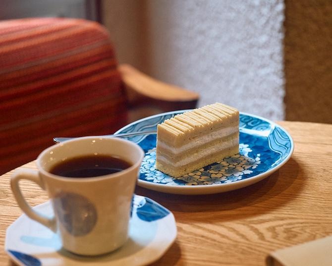 コーヒーで旅する日本／関東編｜クラシカルな空間で楽しむ“一杯のおいしさ”。スペシャルティコーヒー先駆店「堀口珈琲」のはじまりの地