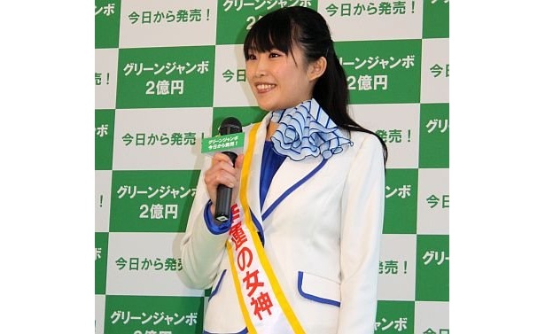 幸運の女神を務める上村あかりさん