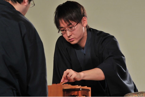 将棋日本シリーズ JTプロ公式戦の決勝に出場する山崎隆之八段 ※タイトル・段位・成績は2017年4月1日現在のもの
