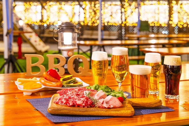 BBQビアガーデンには、日よけ・雨よけのテントも完備している