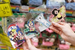 「ステッカー」(各659円)