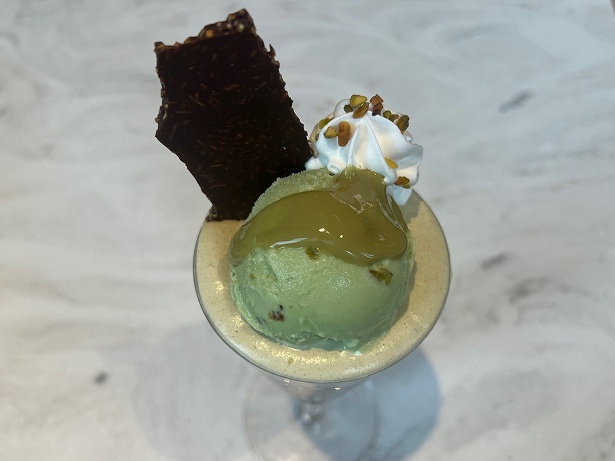 チョコレートとピスタチオの贅沢な組み合わせ
