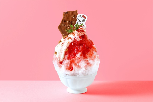  「ベースボール スヌーピーのストロベリーかき氷」(イートイン：1400円/テイクアウト：1000円) 