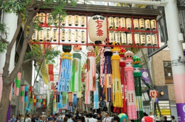 東北三大祭りのひとつとして知られる仙台七夕まつり