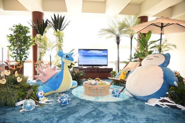 2名利用時1泊55万円(変動あり)、「ポケモン ビーチリゾート スイートステイ」の室内