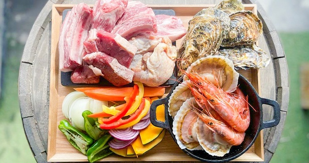 お肉・海鮮・野菜がたっぷり！グラスフェッドビーフや牡蠣、ホタテまで味わえる贅沢なBBQセット