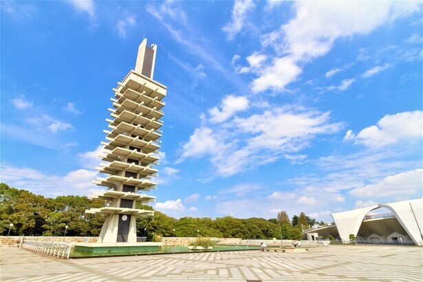 【写真】駒沢オリンピック公園の中央広場にある「オリンピック記念塔」