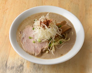 【京都】麺が沈まないほどの濃厚スープ！「麺屋 極鶏」の鶏白湯ラーメン