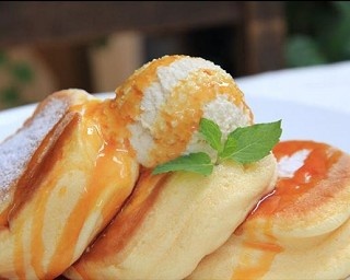  “ふわふわ食感”パンケーキ専門店『幸せのパンケーキ』の大宮店がオープン