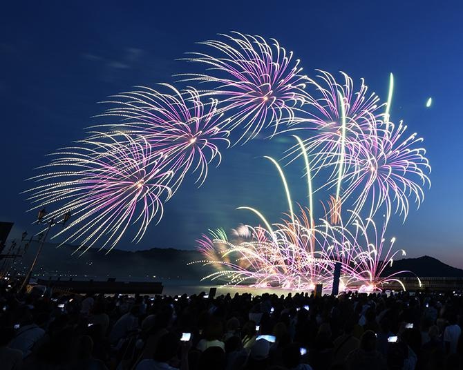 花火や入園無料のテーマパークも！「和歌山マリーナシティ」は家族や友人との思い出づくりにぴったり