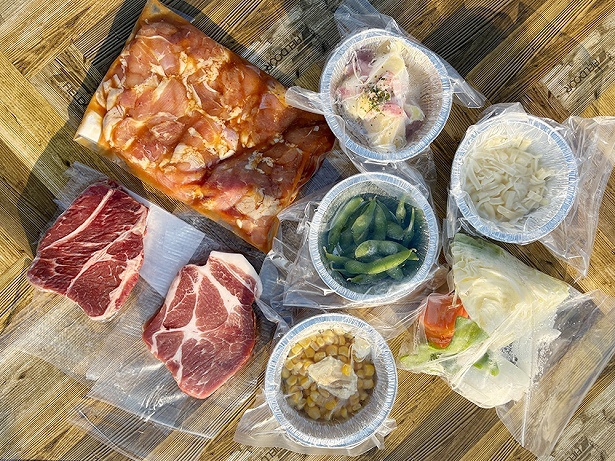 「定番BBQコースと屋台食べ放題コース(120制)アルコール＆ソフトドリンク飲み放題プラン」(5940円)