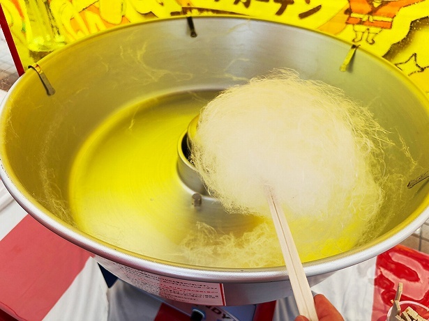 わたあめ作りは大人もハマりそう
