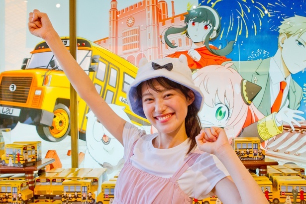 ボンドみたいにふわふわのバケットハットはリバーシブル。裏はぺんぎん