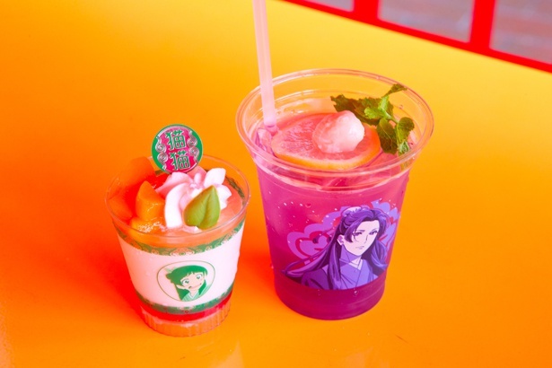 杏仁豆腐とドリンクはサイズ感の差もかわいい