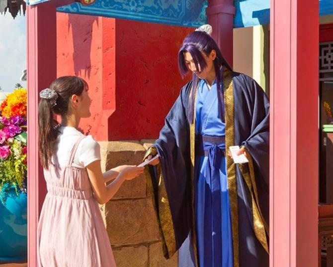 【USJ】「薬屋のひとりごと」と初コラボ！猫猫と壬氏様に会えるミステリー・ウォークや、限定グッズ＆グルメを徹底レポ
