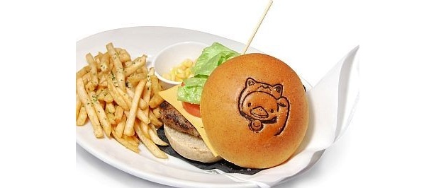 バンズのまねきねこダックがキュート！　3位の「まねきねこダックハンバーガー」（1000円）