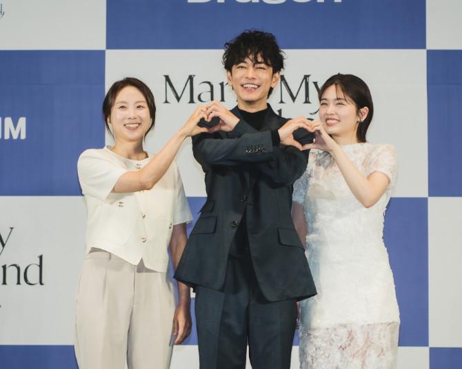 小芝風花×佐藤健W主演『私の夫と結婚して』絶好調スタート！日韓コラボイベントで爆笑エピソード連発