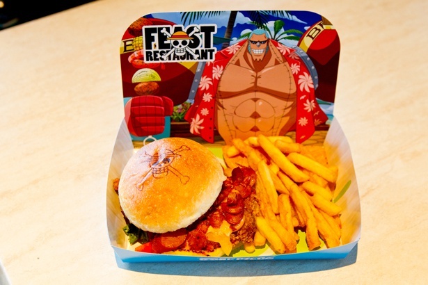 ケイジャンソースとチェダーチーズがチキンにピッタリ