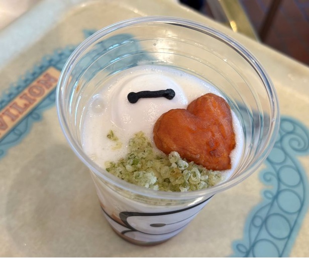 ソースと半熟卵が絡まる冷たいうどんに舌鼓！「クールダウンうどん」