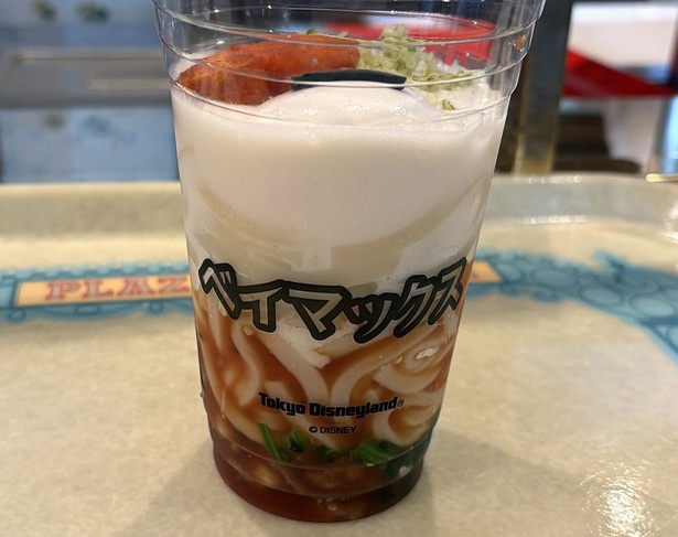 カップ裏面にはロゴが。具材たっぷりで最後まで楽しめる「クールダウンうどん」