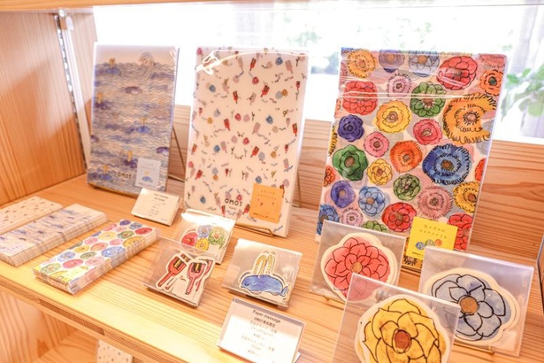 地元クリエイター「Paper message」が手掛けた、華やかな「OMO7高知」のオリジナルグッズ