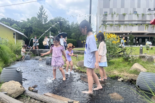 着替え、タオル、水に濡れてもよいサンダルなどを用意して訪れよう