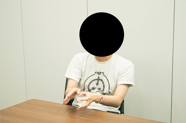 なし●ホラー作家。2021年、noteで発表した「瘤談」が話題に。22年、マンガ『コワい話は≠くだけで。』の原作を担当。同年、『かわいそ笑』で作家デビュー。他の著書に『6』『お前の死因にとびきりの恐怖を』などがある。『恐怖心展』の企画・制作にも関わり、開催に先行して電子書籍「恐怖症店」を発表。
