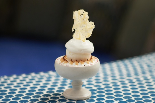 OMO5函館の「チーズケーキパフェ」。チーズ好きにはたまらない、さまざまなチーズの味わいが楽しめる夜パフェ