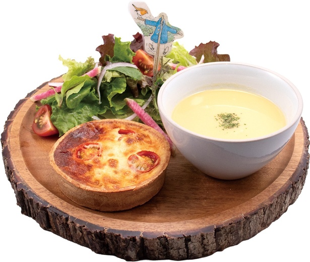 「マグレガーおじさんの夏の菜園風キッシュプレート」(1430円) 