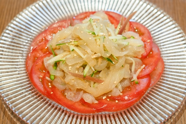 「クラゲとみょうがの冷菜」(935円)